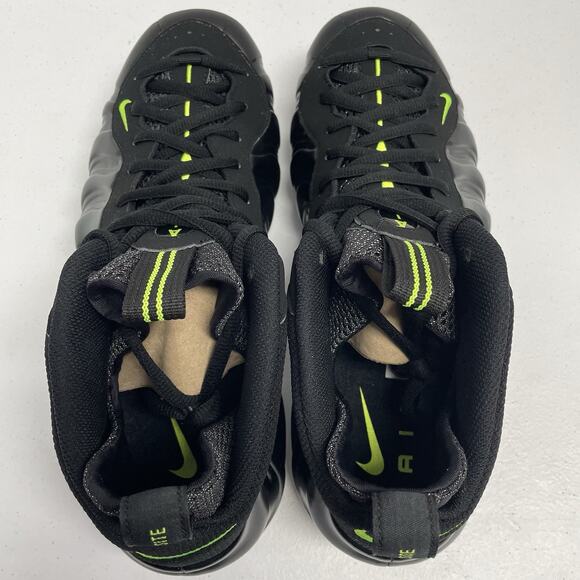 Athletic_Shoes